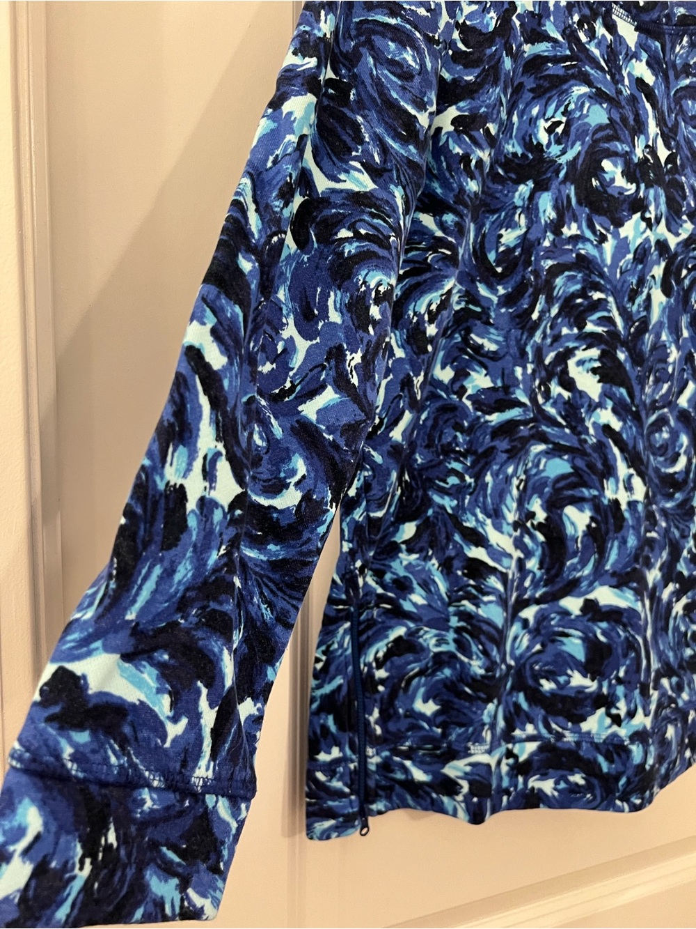 Talbots Blue Floral Print Women's Cozy Pullover Sweatshirt-Type Top - Like New - Picture 2 of 7
